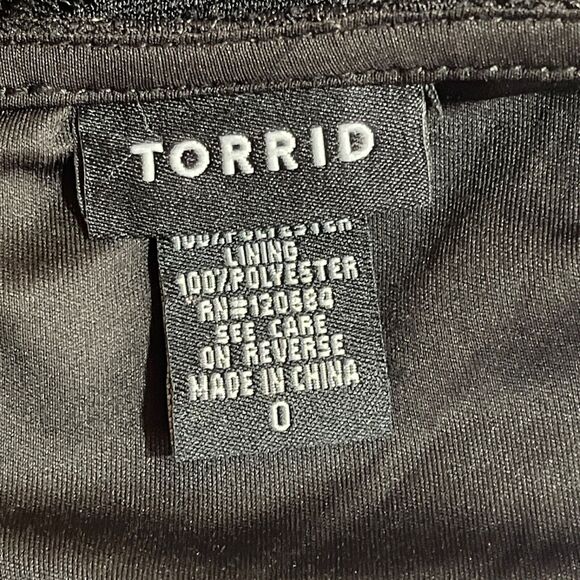 Torrid Tunic Top Womens 0X Black Sleeveless Lace‎ Fit Flare Zip Whimsigothic - Picture 5 of 9